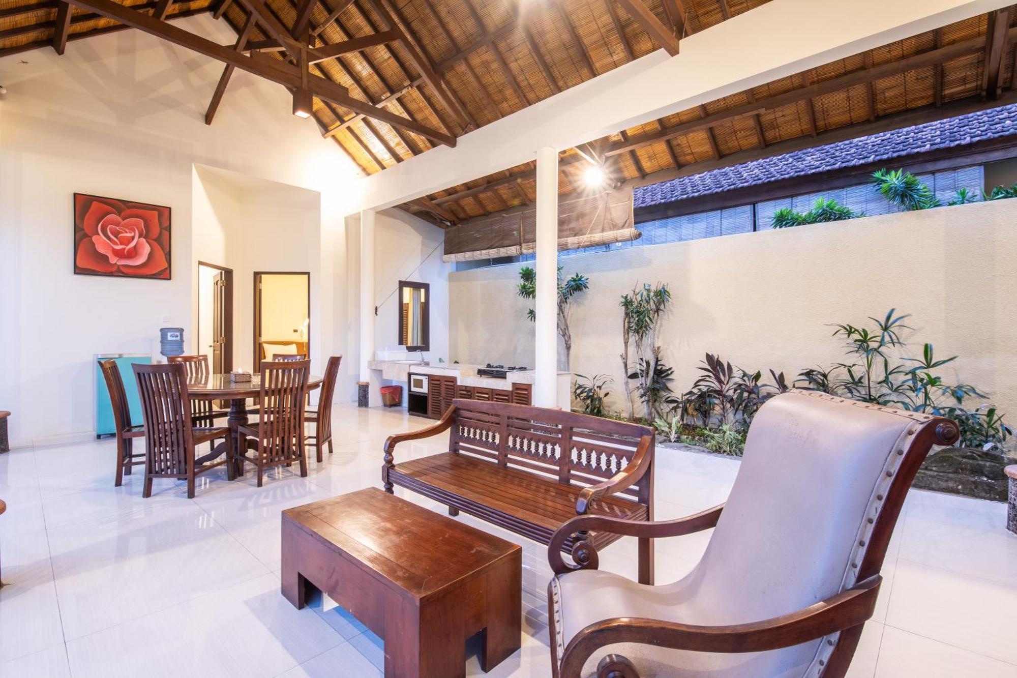 Putri Bali Seminyak (Bali)